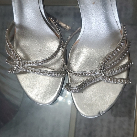 BAKERS - Gold shoes open toe size 7B - Picture 6 of 8